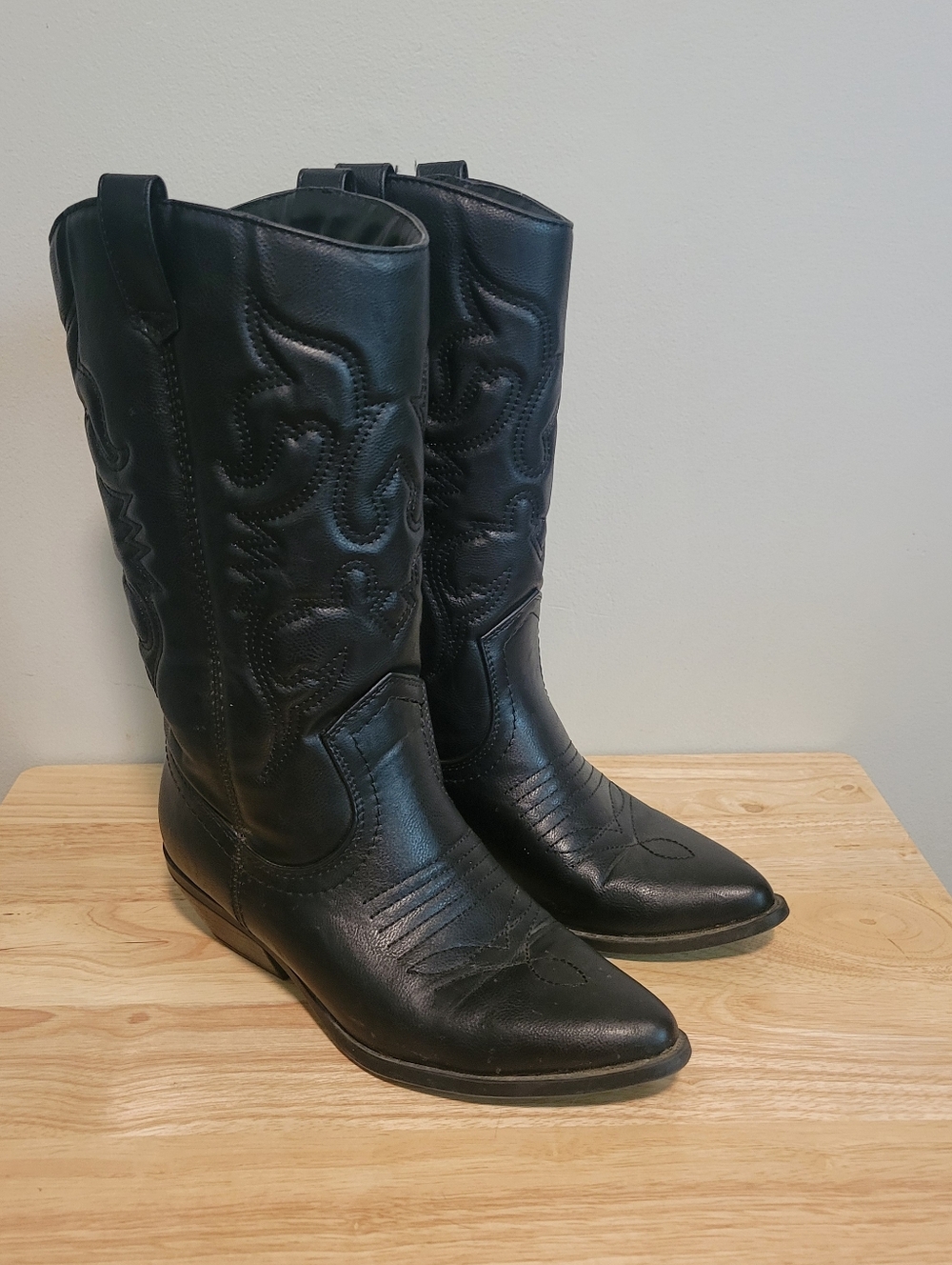 Soda Black Faux Leather Cowgirl Boots Size 7.5
